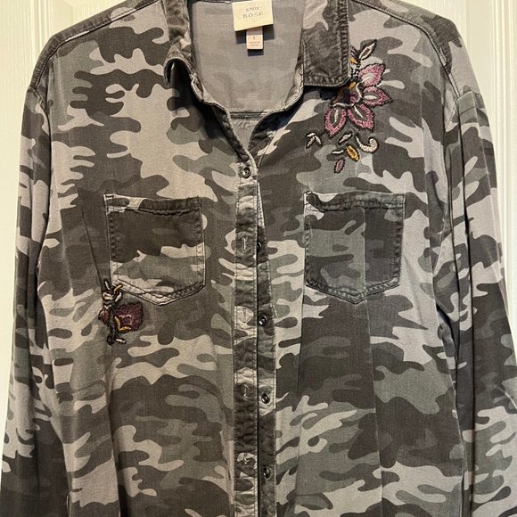 Knox Rose Tops - Knox Rose-Camo-Embroidered Long Sleeve Button down- Large-Hunting-Cowgirl